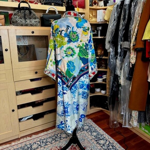JOHNNY WAS REVERSIBLE SIZE M BRAND NEW KIMONO